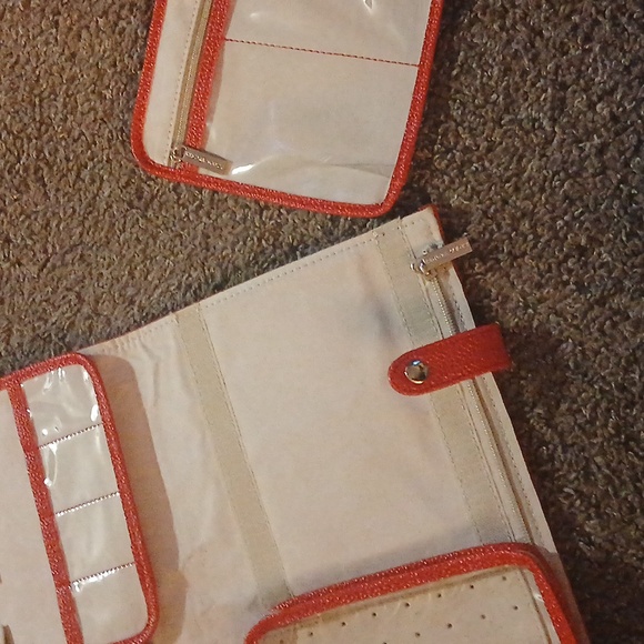 Kendra Scott Red Pebble Leather Jewelry Travel Case - Picture 14 of 16